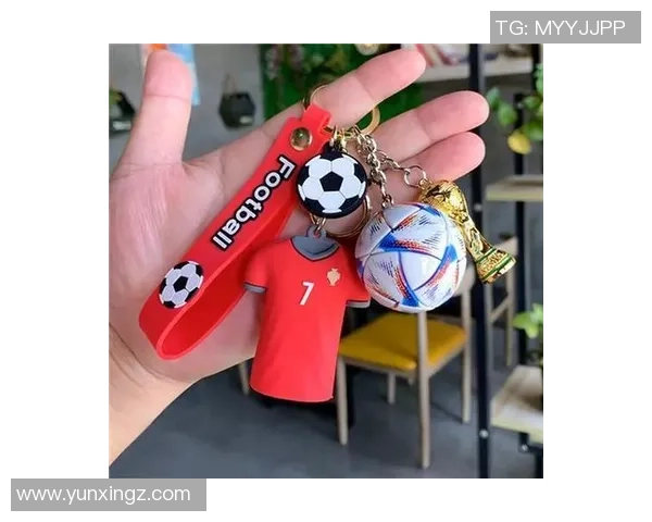 足球明星C罗挂件热销让你的生活充满运动激情与时尚风采